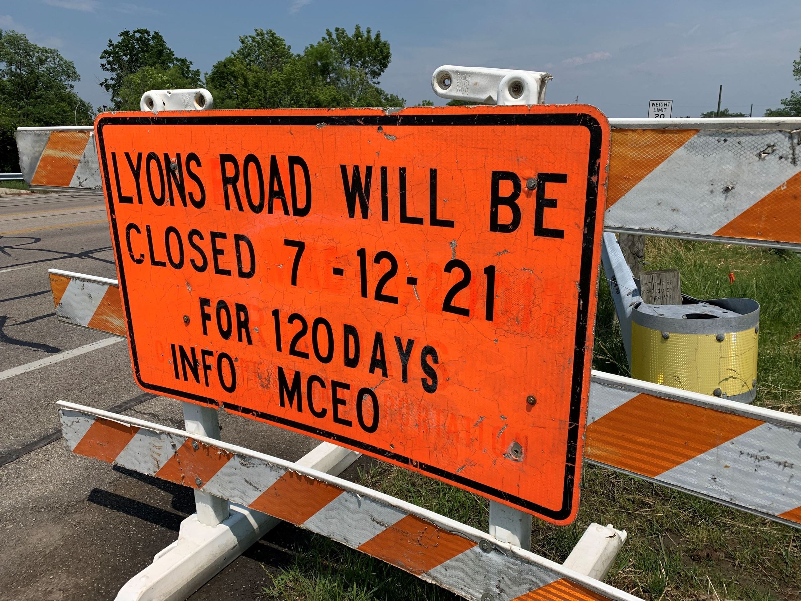 Lyons Road bridge closure signs up 06182021 (1)